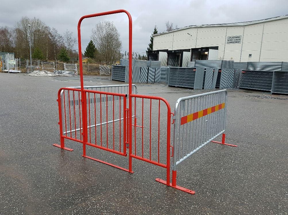 Kravallstaket Portal med grind Röd