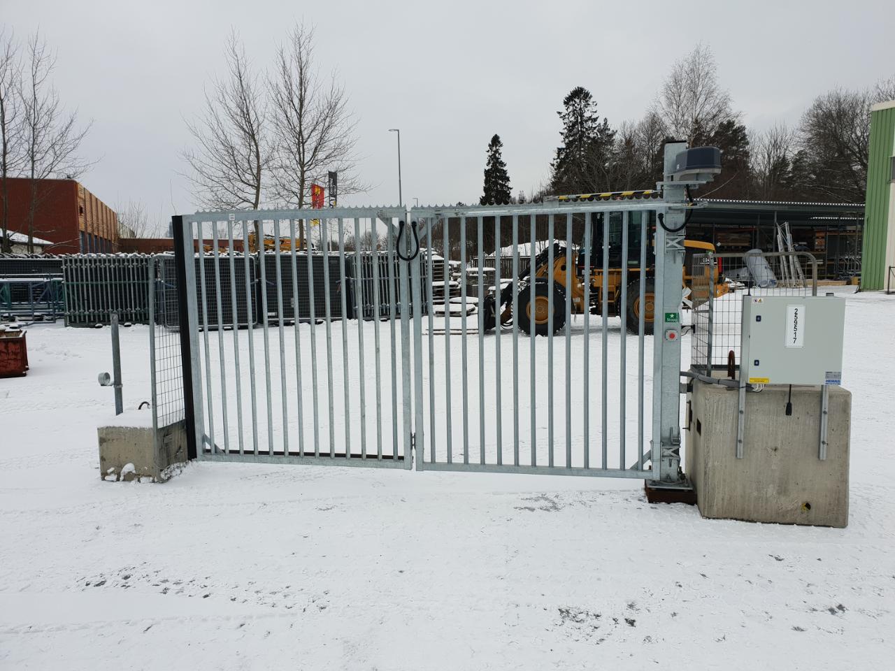 Enkel vikgrind <4 m motorstyrd trådl passersystem